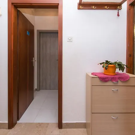 Apartman By The Sea Brist, Makarska - 15714 *